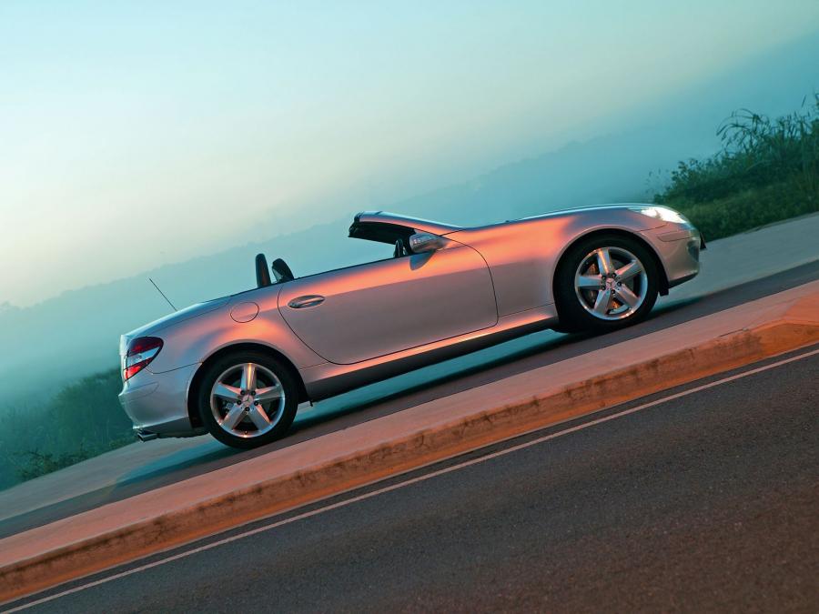  Mercedes-Benz SLK350 2004 года  (AU) (фото 8 из 11)